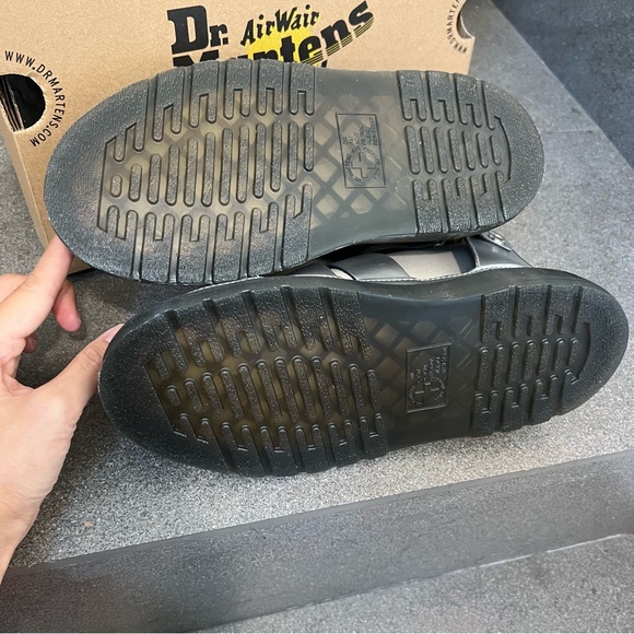 Dr. Martens Clarissa II Silver Metallic Leather Sandals, Size 6, NIB - Picture 13 of 13